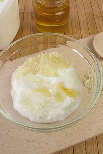 9 Effective Tips to Get Rid of Dark Knees at Home