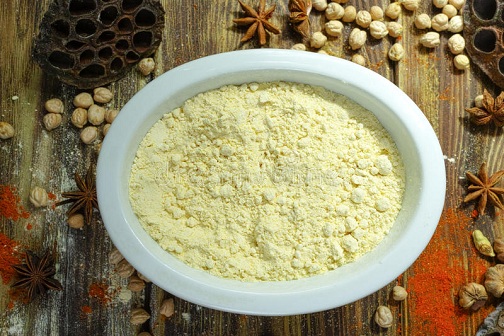 9 Effective Tips to Get Rid of Dark Knees at Home