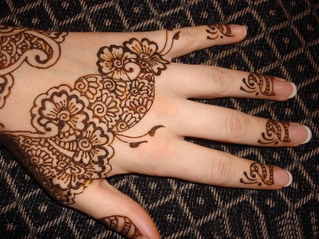50 Simple and Attractive Mehndi Designs for Hands