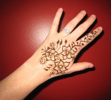 50 Simple and Attractive Mehndi Designs for Hands