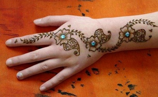 50 Simple and Attractive Mehndi Designs for Hands