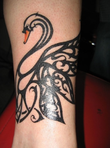9 Awesome Swan Tattoo Design Ideas With Meaning