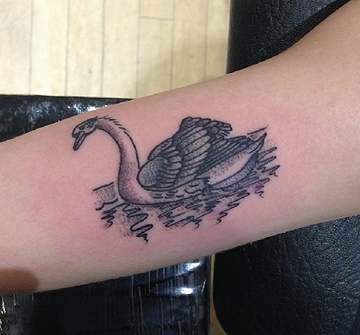 9 Awesome Swan Tattoo Design Ideas With Meaning