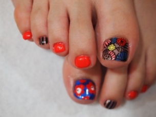 Crafty Pedicure Nail Art Designs