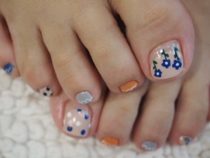 Crafty Pedicure Nail Art Designs