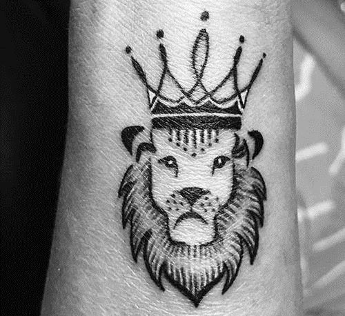15 Stylish and Best King Tattoo Designs with Pictures