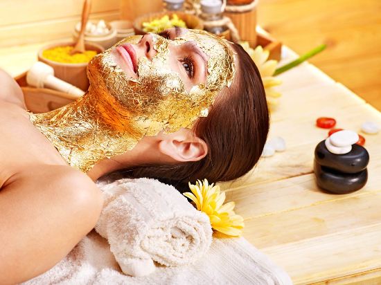 Top 6 Gold Facials For Oily Skin