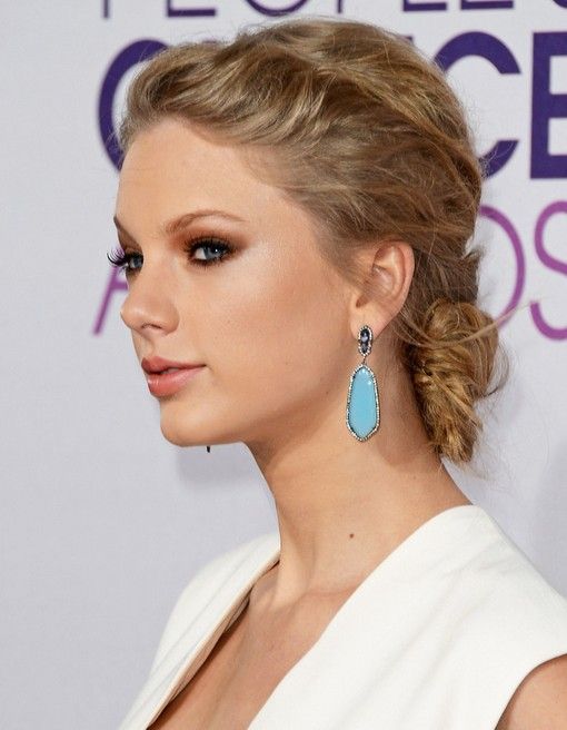 12 New and Gorgeous Taylor Swift Hairstyles