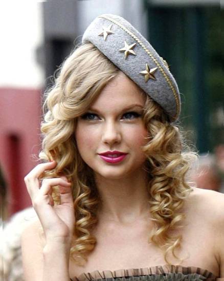 12 New and Gorgeous Taylor Swift Hairstyles