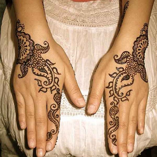 9 Special Mehndi Designs for Karwa Chauth Festival 2020