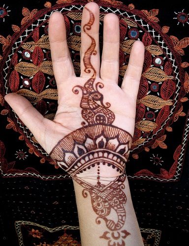 9 Special Mehndi Designs for Karwa Chauth Festival 2020