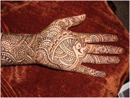 9 Special Mehndi Designs for Karwa Chauth Festival 2020