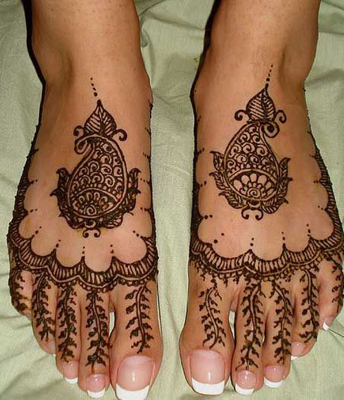 15+ Stylish Foot Mehndi Designs for Your Pretty Feet