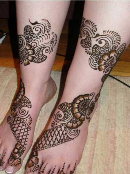 15+ Stylish Foot Mehndi Designs for Your Pretty Feet