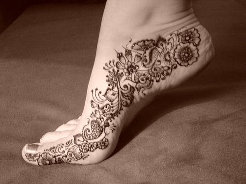 15+ Stylish Foot Mehndi Designs for Your Pretty Feet