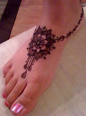 15+ Stylish Foot Mehndi Designs for Your Pretty Feet
