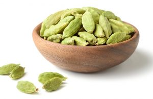 22 Science Proven Cardamom Benefits For Skin, Hair & Health