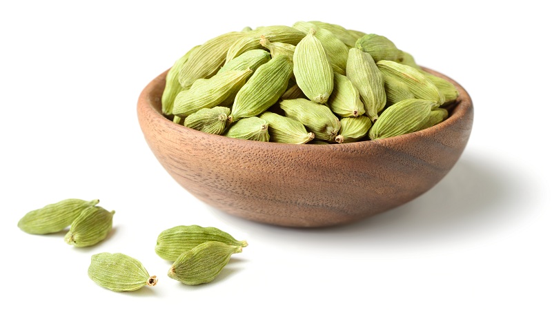 22 Science Proven Cardamom Benefits For Skin, Hair & Health