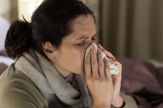 Continuous Sneezing: Causes, Symptoms and 12 Home Remedies