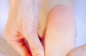 Acupressure Points For Weight Loss – 6 Best Points That Works Best