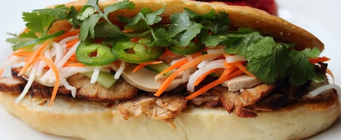 Vietnamese Street Food: 13 Best Street Foods in Hanoi &#038; Saigon