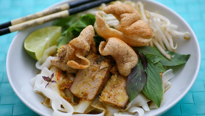 Vietnamese Street Food: 13 Best Street Foods in Hanoi &#038; Saigon