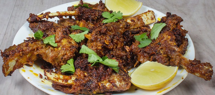 Street Foods in Ahmedabad: 10 Best Gujarati Street Foods to Try